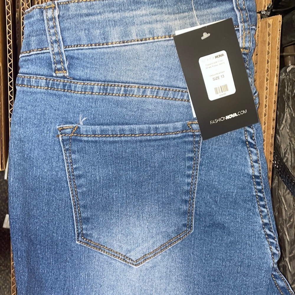 Women’s size 13 Fashion Nova jeans new